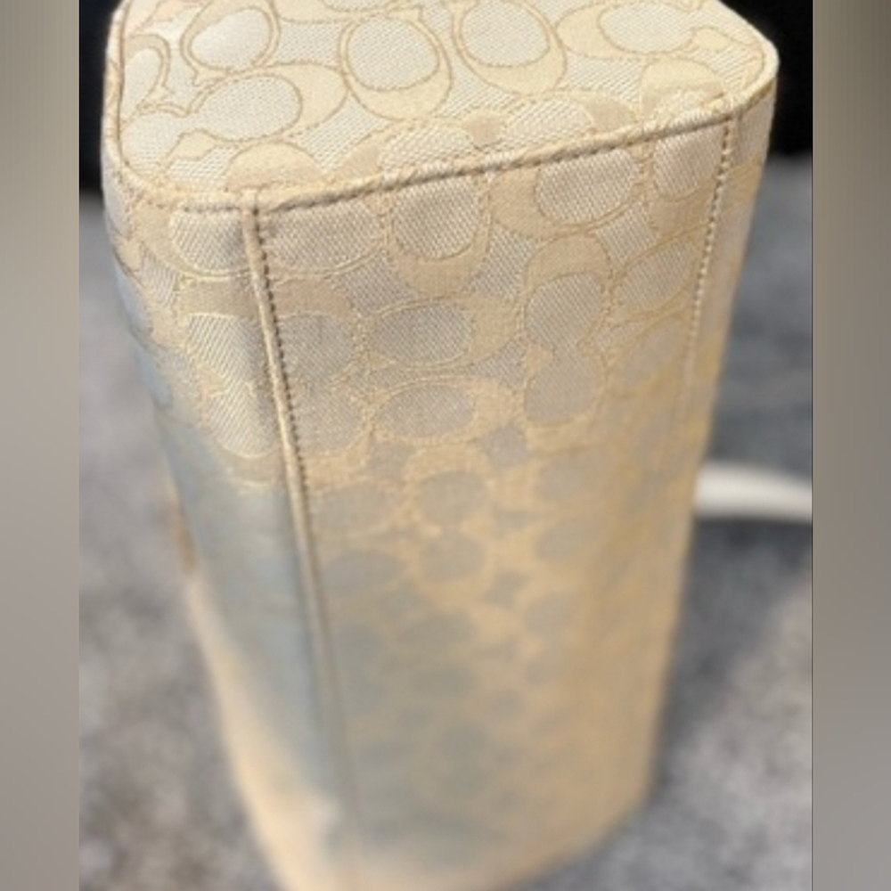 Great condition! Unique Coach Beige Signature Canvas Bag with White Strap. - Picture 12 of 13